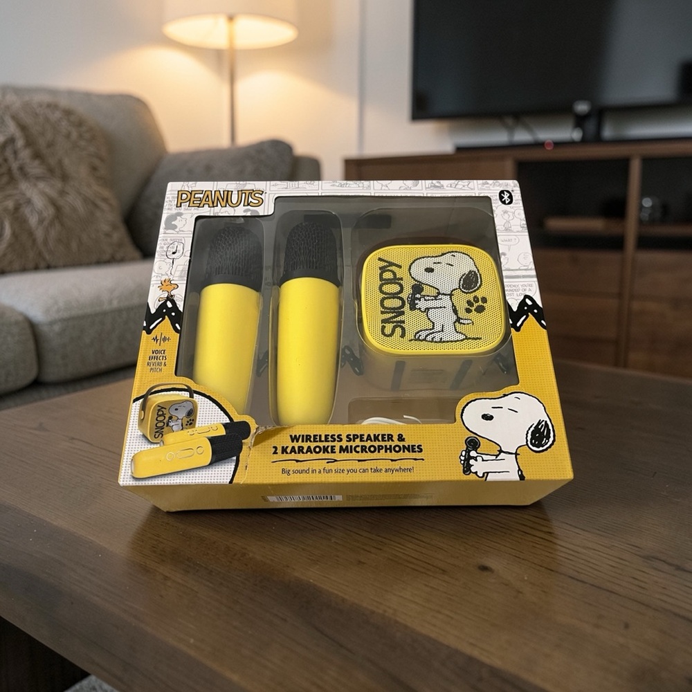 Peanuts Snoopy Yellow Speaker and Microphones Set